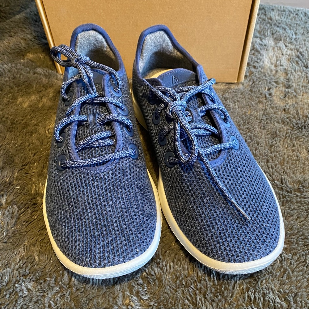 allbirds Tree Runner men’s in marine blue and blizzard. New with box - Picture 2 of 8